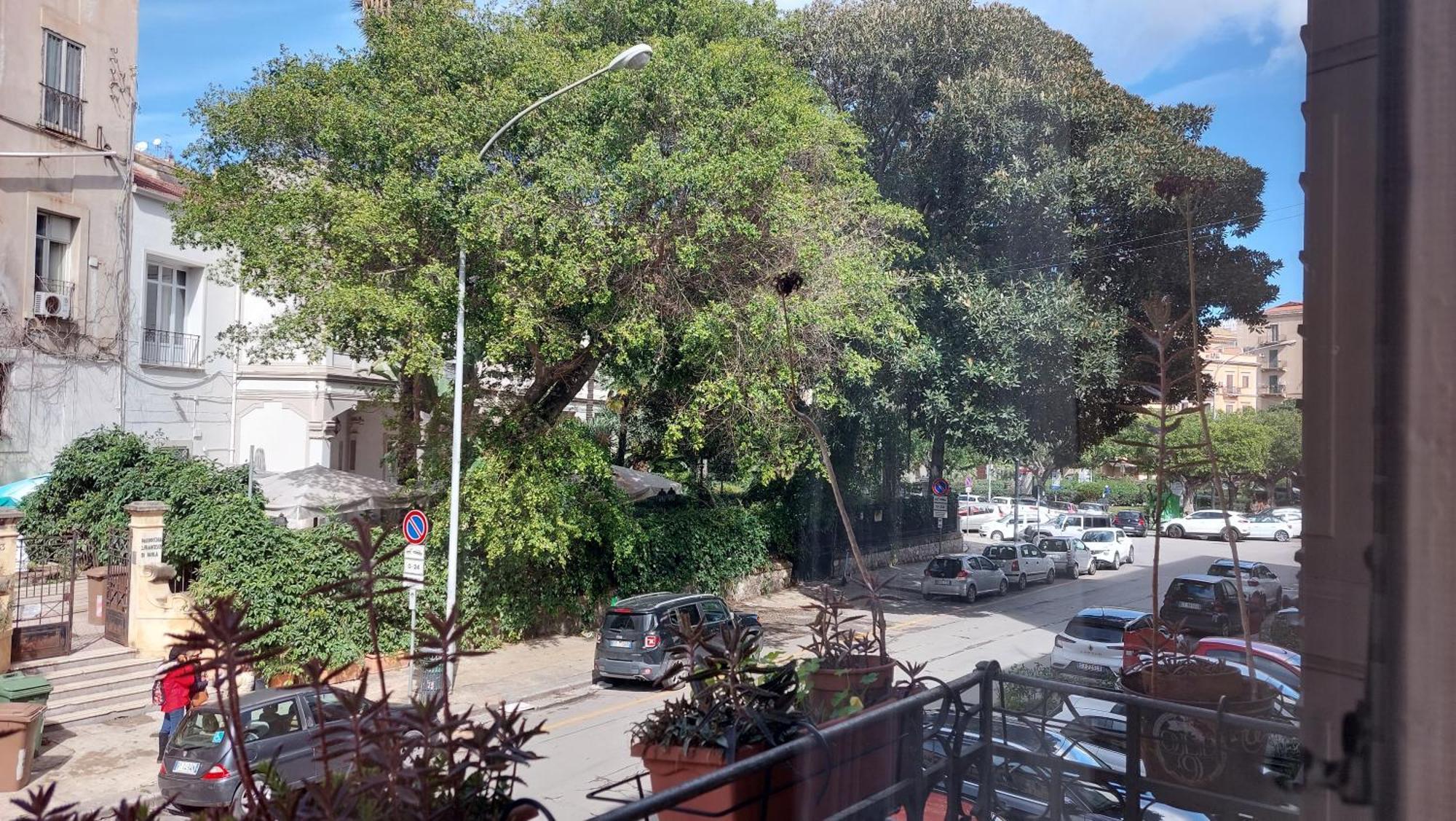 Casa Santoliva In Centro A Palermo Hotel Eksteriør billede